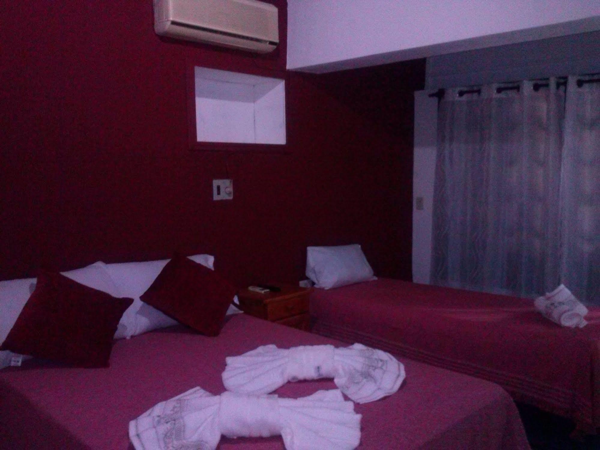 Petit Hotel Caraguata Puerto Iguazú Extérieur photo